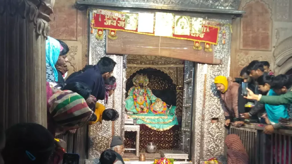 banke bihari temple-vrindavan (5)