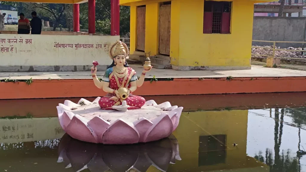 Chakrateerth-naimisharanya (3)