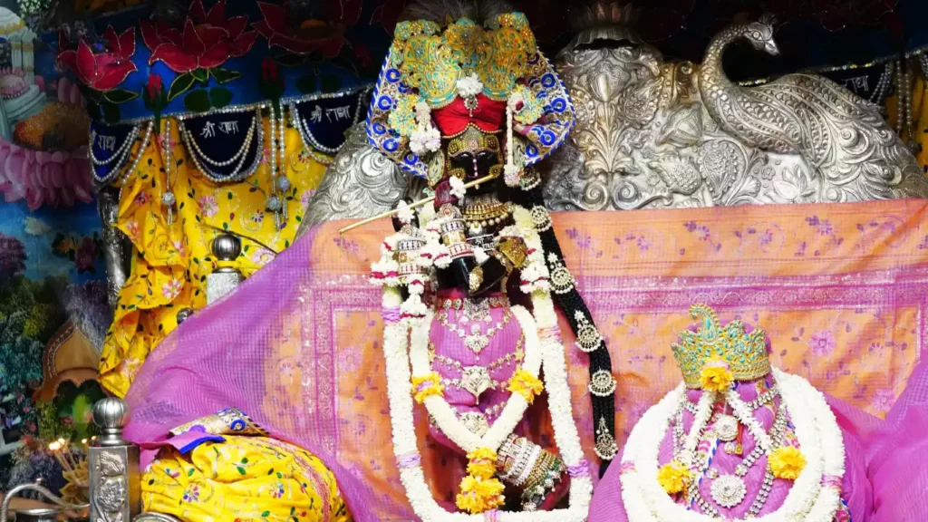 Shri Radha Vallabh Temple Vrindavan (5)