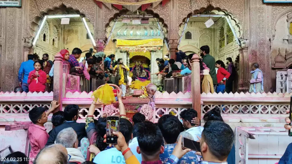 Shri Radha Vallabh Temple Vrindavan (1)