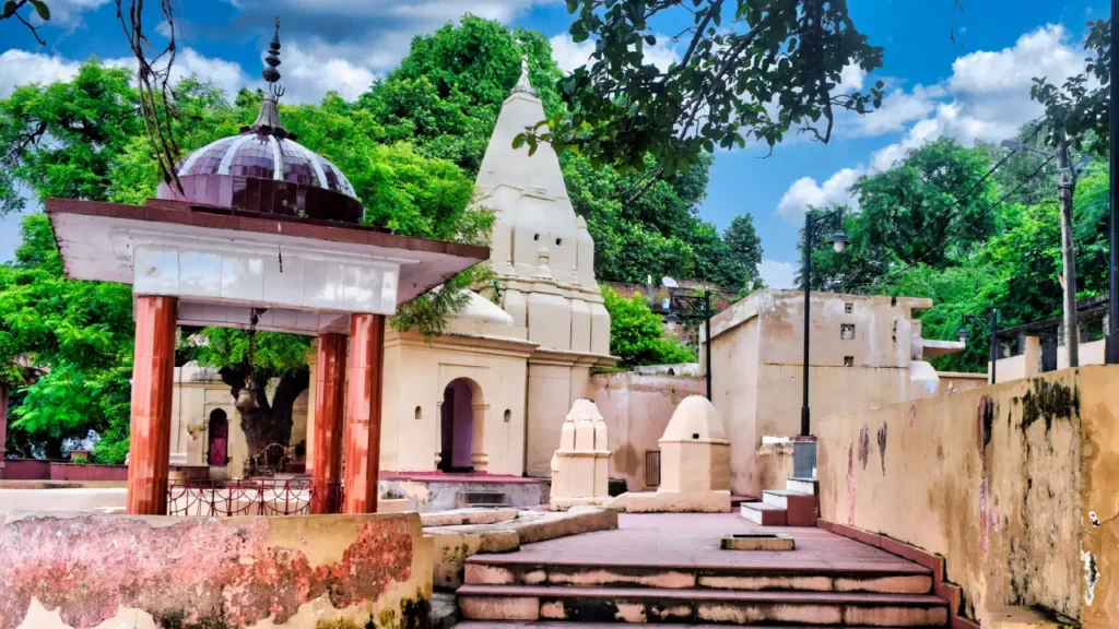 Sita kund temple gaya (1)