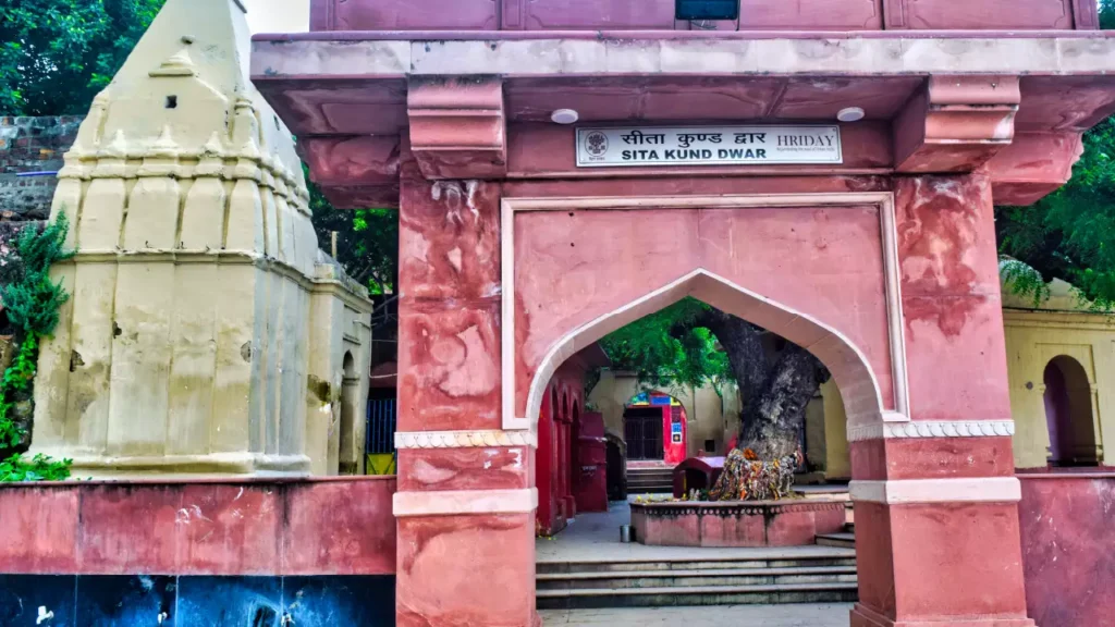 Sita kund temple gaya (4)