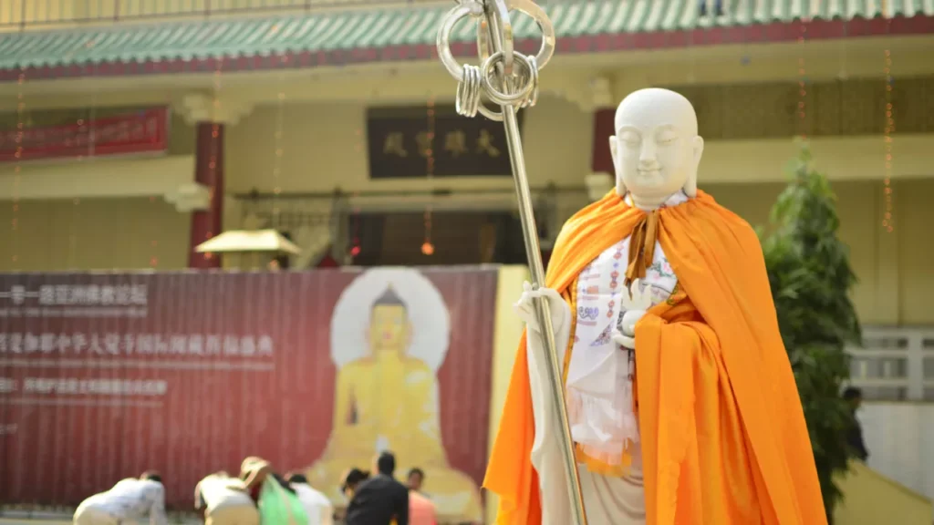 Chinese temple bodh gaya (1)