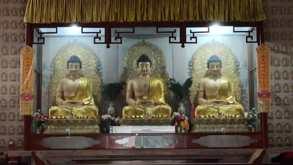 Chinese temple bodh gaya (2)