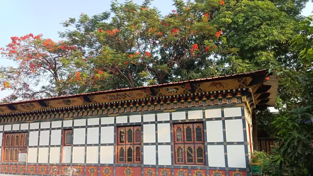 Royal bhutan temple bodhgaya (4)