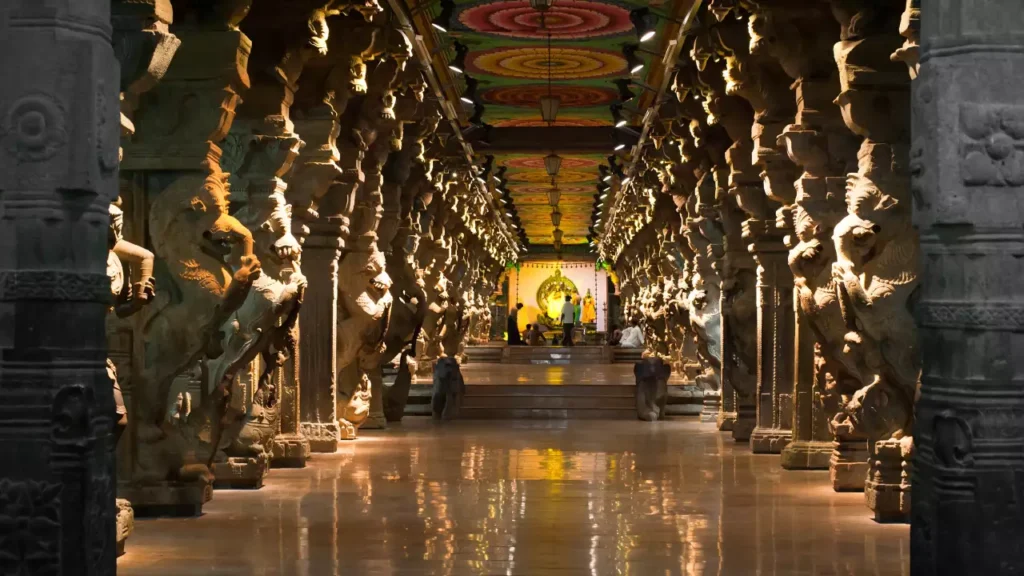 Photo of the insides of Meenakshi Amman Temple in Madurai