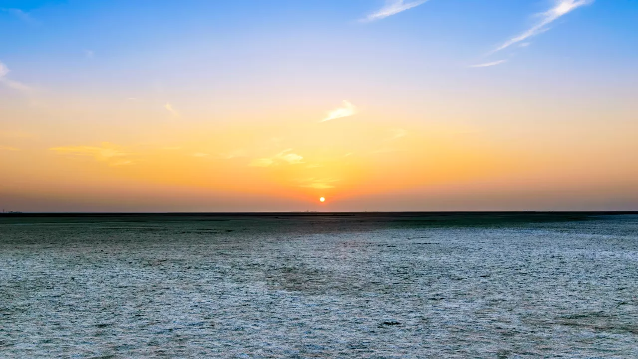 image of sunset in White Rann kutch- Rann Utsav Packing List