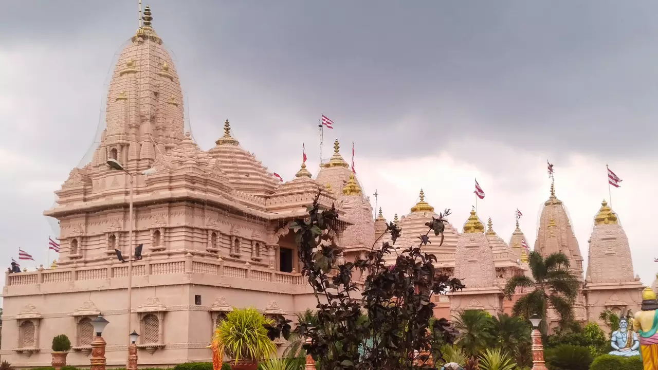 Prayagraj, Ayodhya, Varanasi Tour Package