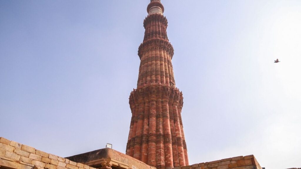 This is the image of Qutub Minar Which is one of the Delhi historical monuments 